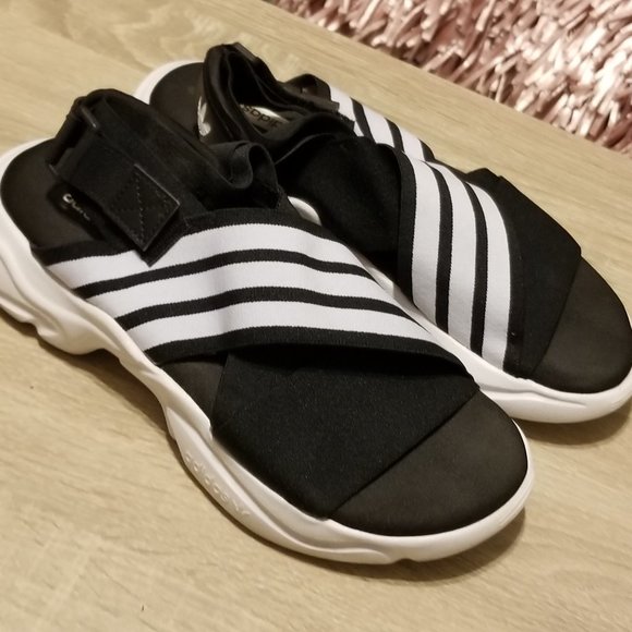 adidas Shoes - Adidas sandals SZ 7